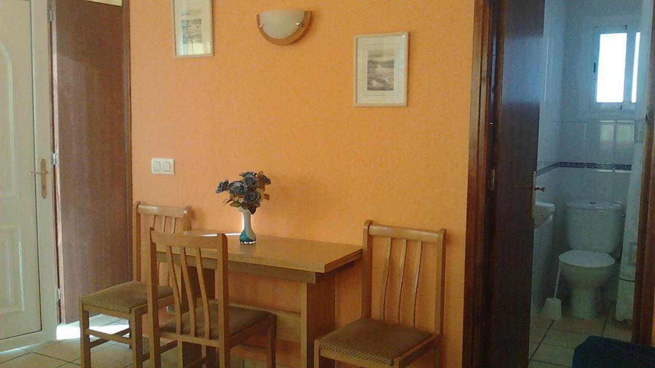 Apartamentos Famara Lloret de Mar Extérieur photo