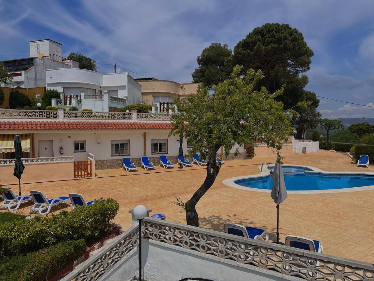 Apartamentos Famara Lloret de Mar Extérieur photo